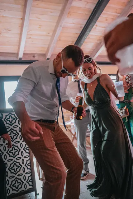Boda de María y Chema en Masía El Teular, Sueca, una celebración natural y emotiva en Valencia. fiesta