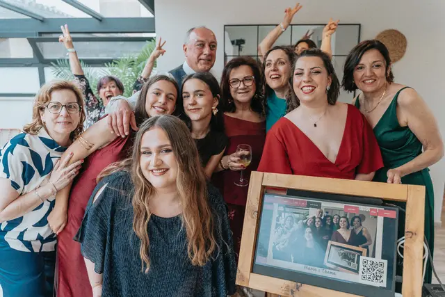 Boda de María y Chema en Masía El Teular, Sueca, una celebración natural y emotiva en Valencia. photocall