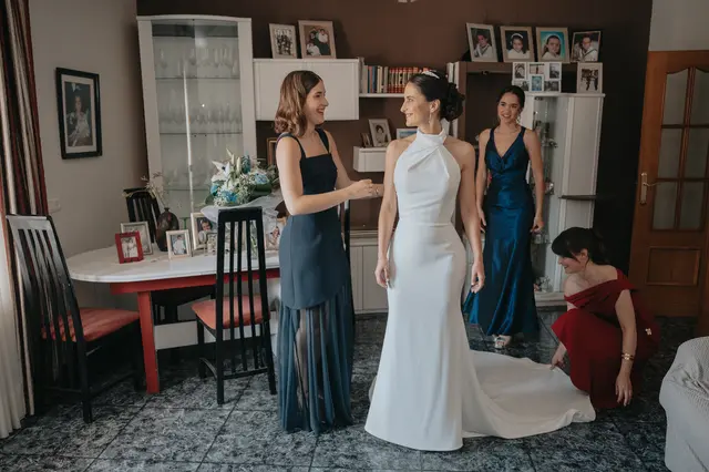 Fotografía de boda de María “Periqueta” y Juanan en Minglanilla por Va de Novias preparativos