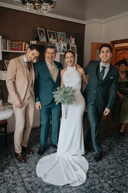 Fotografía de boda de María “Periqueta” y Juanan en Minglanilla por Va de Novias preparativos