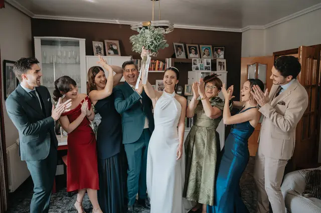 Fotografía de boda de María “Periqueta” y Juanan en Minglanilla por Va de Novias portada preparativos