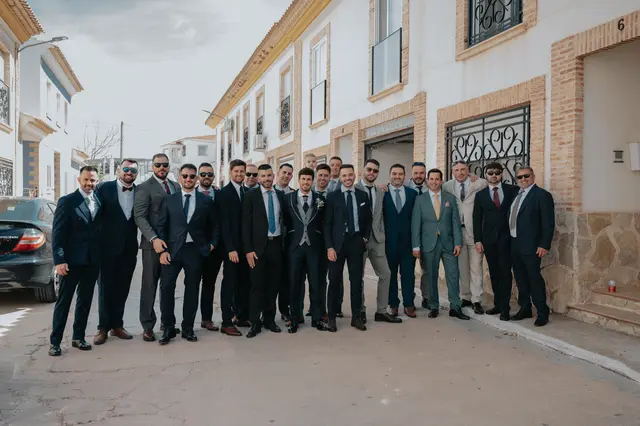 Fotografía de boda de María “Periqueta” y Juanan en Minglanilla por Va de Novias Salida / Entrada portada