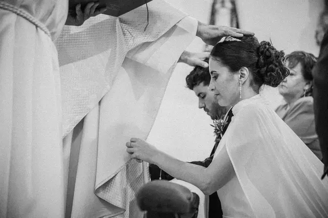 Fotografía de boda de María “Periqueta” y Juanan en Minglanilla por Va de Novias ceremonia portada