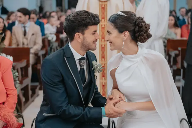 Fotografía de boda de María “Periqueta” y Juanan en Minglanilla por Va de Novias ceremonia