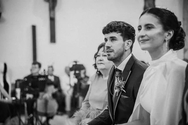 Fotografía de boda de María “Periqueta” y Juanan en Minglanilla por Va de Novias ceremonia portada