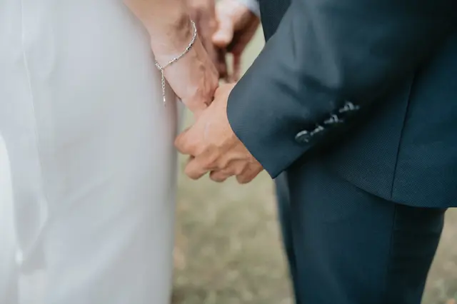 Fotografía de boda de María “Periqueta” y Juanan en Minglanilla por Va de Novias portada sesion pareja