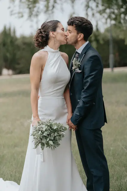 Fotografía de boda de María “Periqueta” y Juanan en Minglanilla por Va de Novias sesion pareja