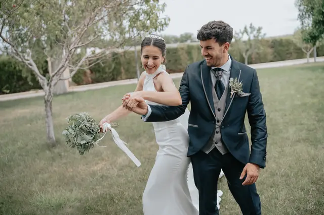 Fotografía de boda de María “Periqueta” y Juanan en Minglanilla por Va de Novias sesion pareja