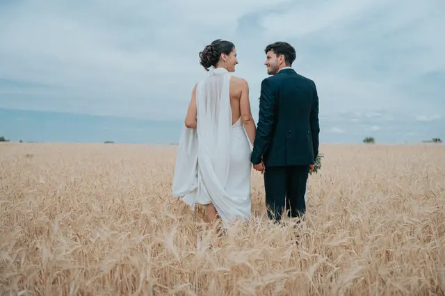 Fotografía de boda de María “Periqueta” y Juanan en Minglanilla por Va de Novias sesion pareja