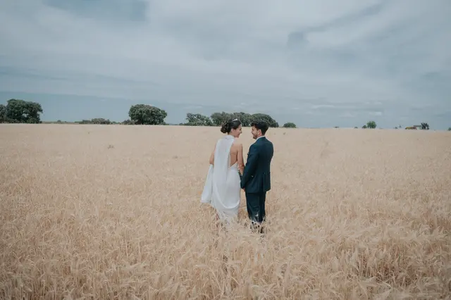 Fotografía de boda de María “Periqueta” y Juanan en Minglanilla por Va de Novias sesion pareja