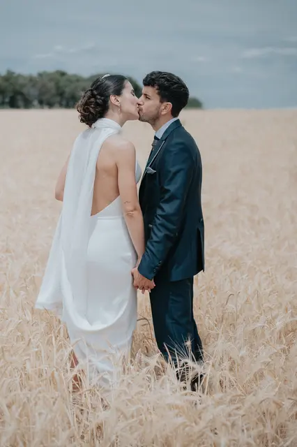 Fotografía de boda de María “Periqueta” y Juanan en Minglanilla por Va de Novias sesion pareja