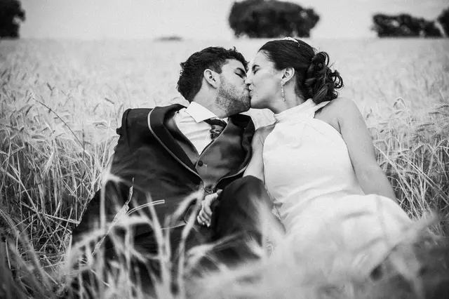 Fotografía de boda de María “Periqueta” y Juanan en Minglanilla por Va de Novias portada sesion pareja