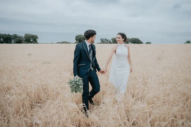 Fotografía de boda de María “Periqueta” y Juanan en Minglanilla por Va de Novias sesion pareja