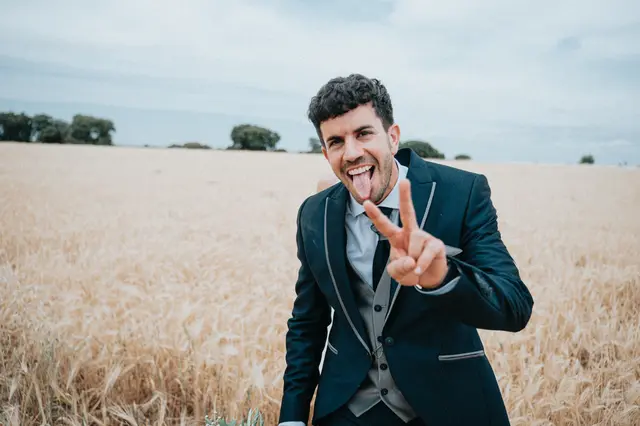 Fotografía de boda de María “Periqueta” y Juanan en Minglanilla por Va de Novias portada sesion pareja