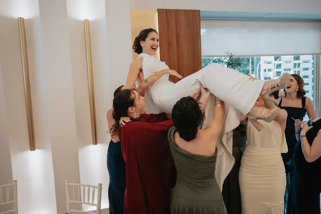 Fotografía de boda de María “Periqueta” y Juanan en Minglanilla por Va de Novias banquete