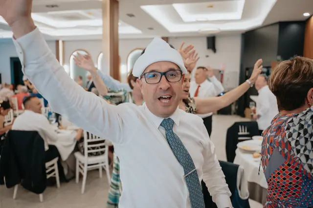 Fotografía de boda de María “Periqueta” y Juanan en Minglanilla por Va de Novias banquete