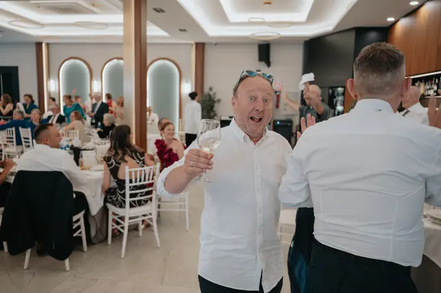 Fotografía de boda de María “Periqueta” y Juanan en Minglanilla por Va de Novias banquete