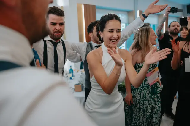 Fotografía de boda de María “Periqueta” y Juanan en Minglanilla por Va de Novias banquete