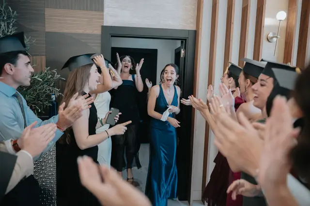 Fotografía de boda de María “Periqueta” y Juanan en Minglanilla por Va de Novias banquete