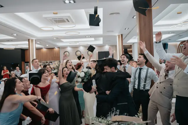 Fotografía de boda de María “Periqueta” y Juanan en Minglanilla por Va de Novias banquete
