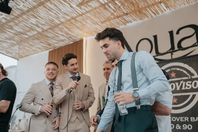 Fotografía de boda de María “Periqueta” y Juanan en Minglanilla por Va de Novias fiesta