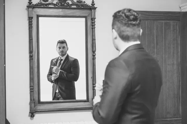 Boda de Marta y Javi en Campo Aníbal y Barracas, fotografía y vídeo de boda en Valencia BW preparativos