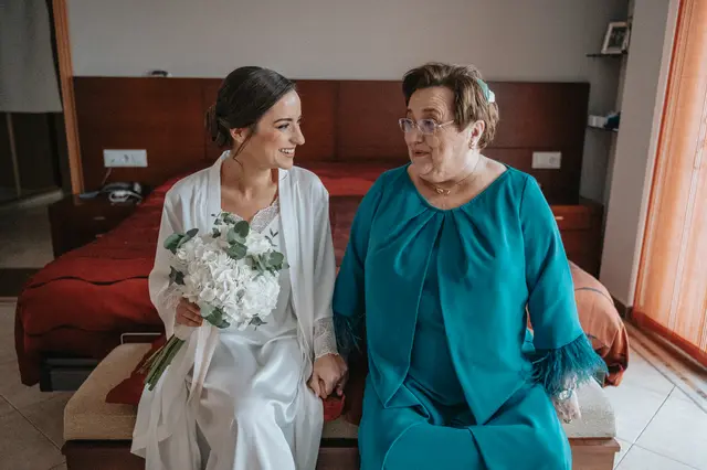 Boda de Marta y Javi en Campo Aníbal y Barracas, fotografía y vídeo de boda en Valencia portada preparativos