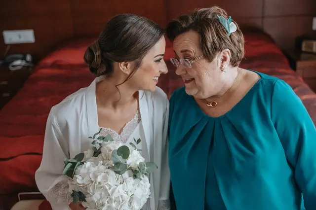 Boda de Marta y Javi en Campo Aníbal y Barracas, fotografía y vídeo de boda en Valencia preparativos