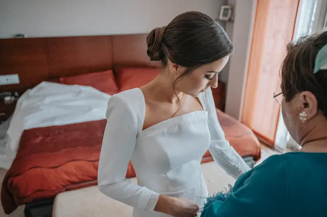 Boda de Marta y Javi en Campo Aníbal y Barracas, fotografía y vídeo de boda en Valencia preparativos