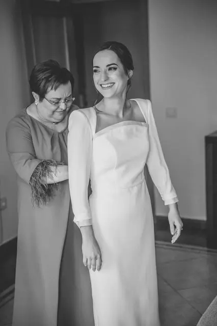 Boda de Marta y Javi en Campo Aníbal y Barracas, fotografía y vídeo de boda en Valencia preparativos
