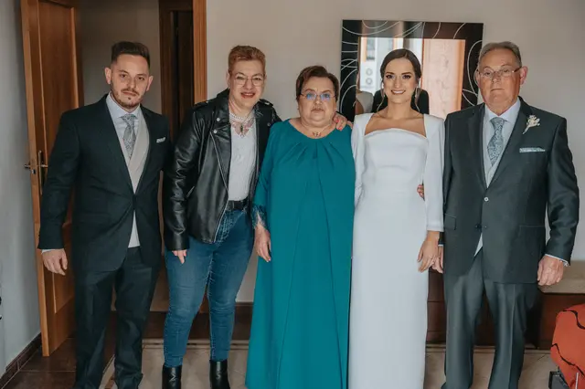 Boda de Marta y Javi en Campo Aníbal y Barracas, fotografía y vídeo de boda en Valencia preparativos