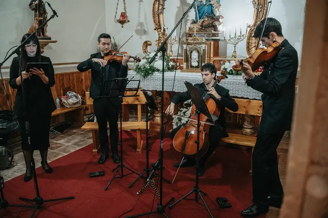 Boda de Marta y Javi en Campo Aníbal y Barracas, fotografía y vídeo de boda en Valencia ceremonia