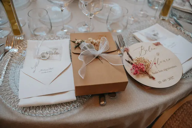 Boda de Marta y Javi en Campo Aníbal y Barracas, fotografía y vídeo de boda en Valencia detalles