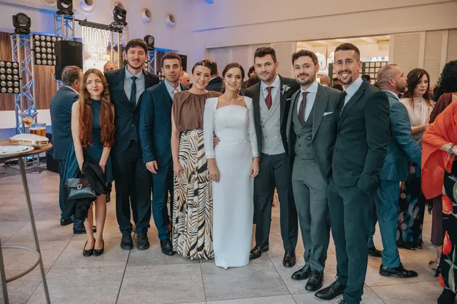 Boda de Marta y Javi en Campo Aníbal y Barracas, fotografía y vídeo de boda en Valencia coctel grupales