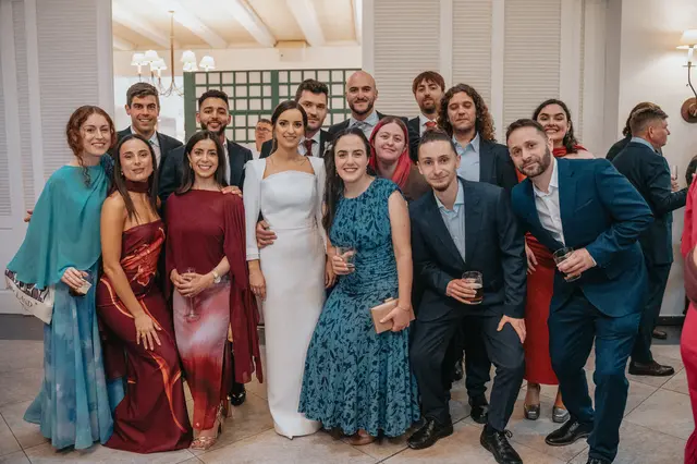 Boda de Marta y Javi en Campo Aníbal y Barracas, fotografía y vídeo de boda en Valencia coctel grupales