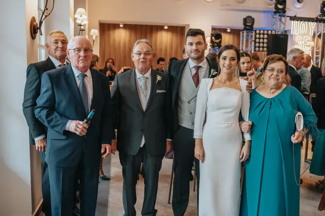 Boda de Marta y Javi en Campo Aníbal y Barracas, fotografía y vídeo de boda en Valencia coctel grupales