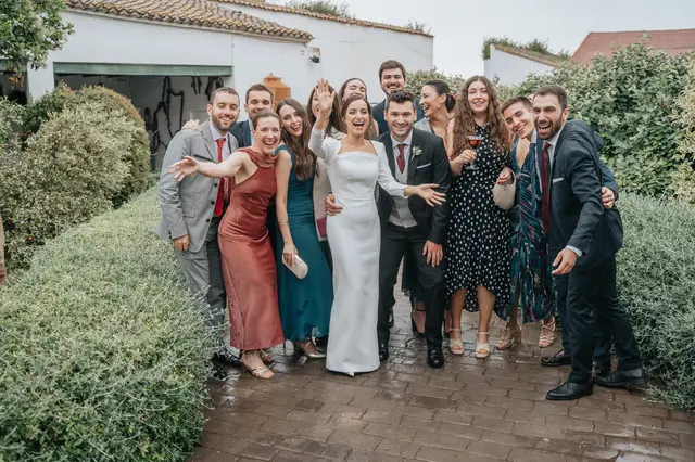 Boda de Marta y Javi en Campo Aníbal y Barracas, fotografía y vídeo de boda en Valencia coctel grupales