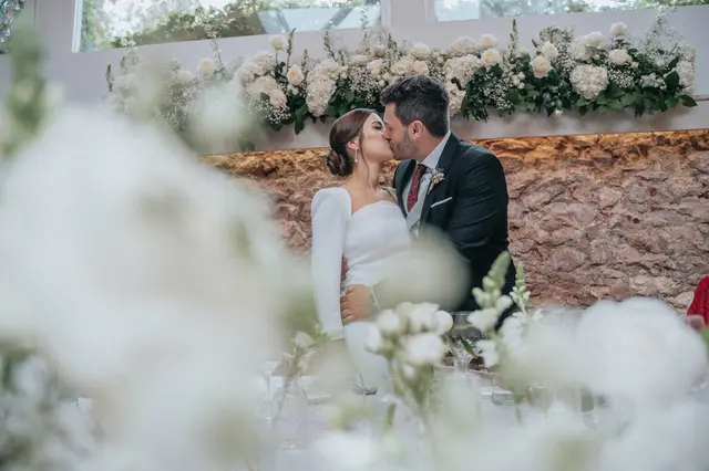 Boda de Marta y Javi en Campo Aníbal y Barracas, fotografía y vídeo de boda en Valencia banquete