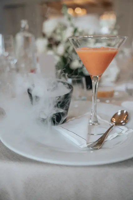 Boda de Marta y Javi en Campo Aníbal y Barracas, fotografía y vídeo de boda en Valencia banquete detalles