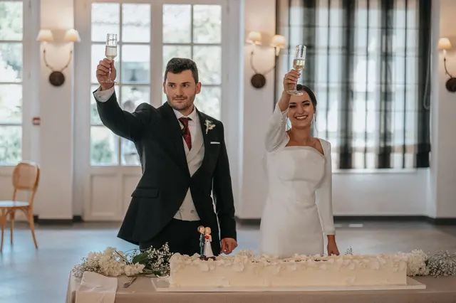 Boda de Marta y Javi en Campo Aníbal y Barracas, fotografía y vídeo de boda en Valencia banquete