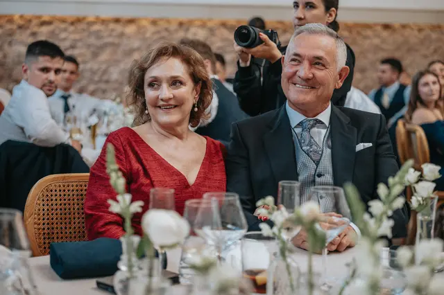 Boda de Marta y Javi en Campo Aníbal y Barracas, fotografía y vídeo de boda en Valencia banquete