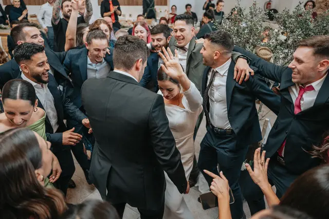 Boda de Marta y Javi en Campo Aníbal y Barracas, fotografía y vídeo de boda en Valencia banquete portada