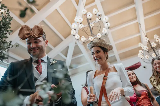 Boda de Marta y Javi en Campo Aníbal y Barracas, fotografía y vídeo de boda en Valencia banquete