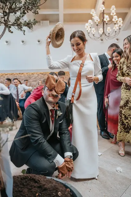 Boda de Marta y Javi en Campo Aníbal y Barracas, fotografía y vídeo de boda en Valencia banquete