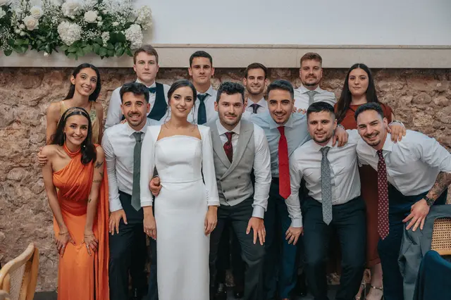 Boda de Marta y Javi en Campo Aníbal y Barracas, fotografía y vídeo de boda en Valencia banquete grupales