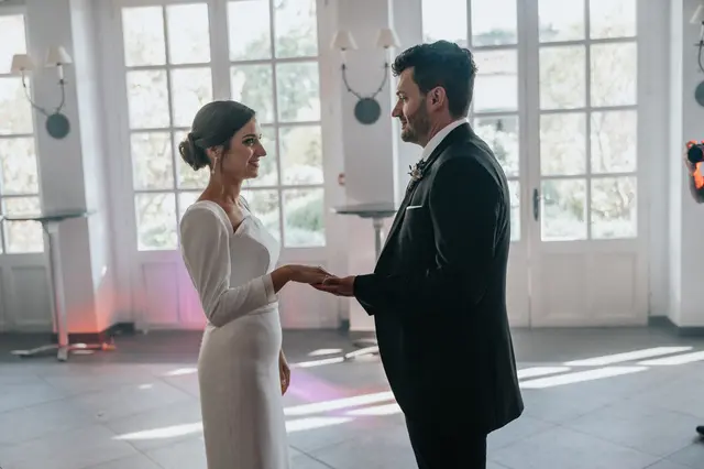 Boda de Marta y Javi en Campo Aníbal y Barracas, fotografía y vídeo de boda en Valencia baile nupcial