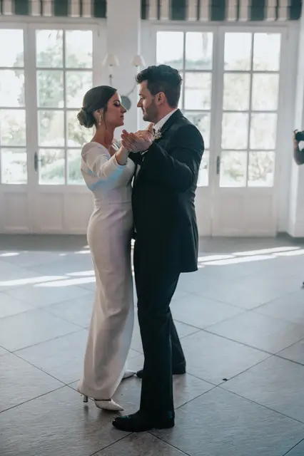 Boda de Marta y Javi en Campo Aníbal y Barracas, fotografía y vídeo de boda en Valencia baile nupcial portada