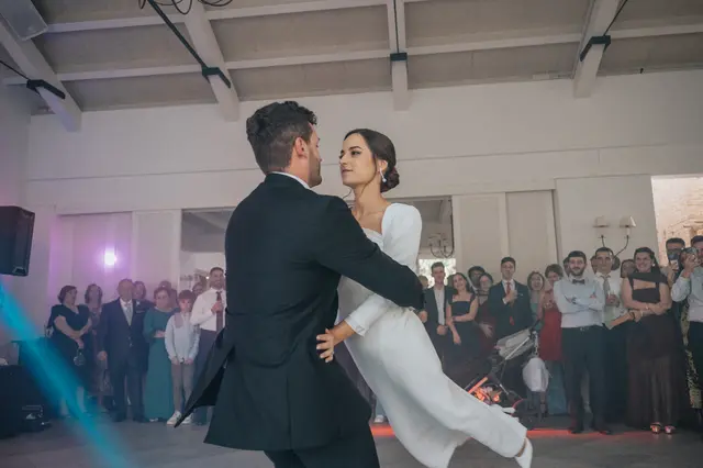 Boda de Marta y Javi en Campo Aníbal y Barracas, fotografía y vídeo de boda en Valencia baile nupcial portada
