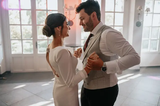 Boda de Marta y Javi en Campo Aníbal y Barracas, fotografía y vídeo de boda en Valencia baile nupcial