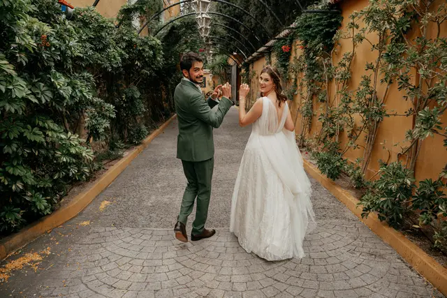 Boda de Vega y Pablo en Masía de Lacy, Náquera portada sesion pareja